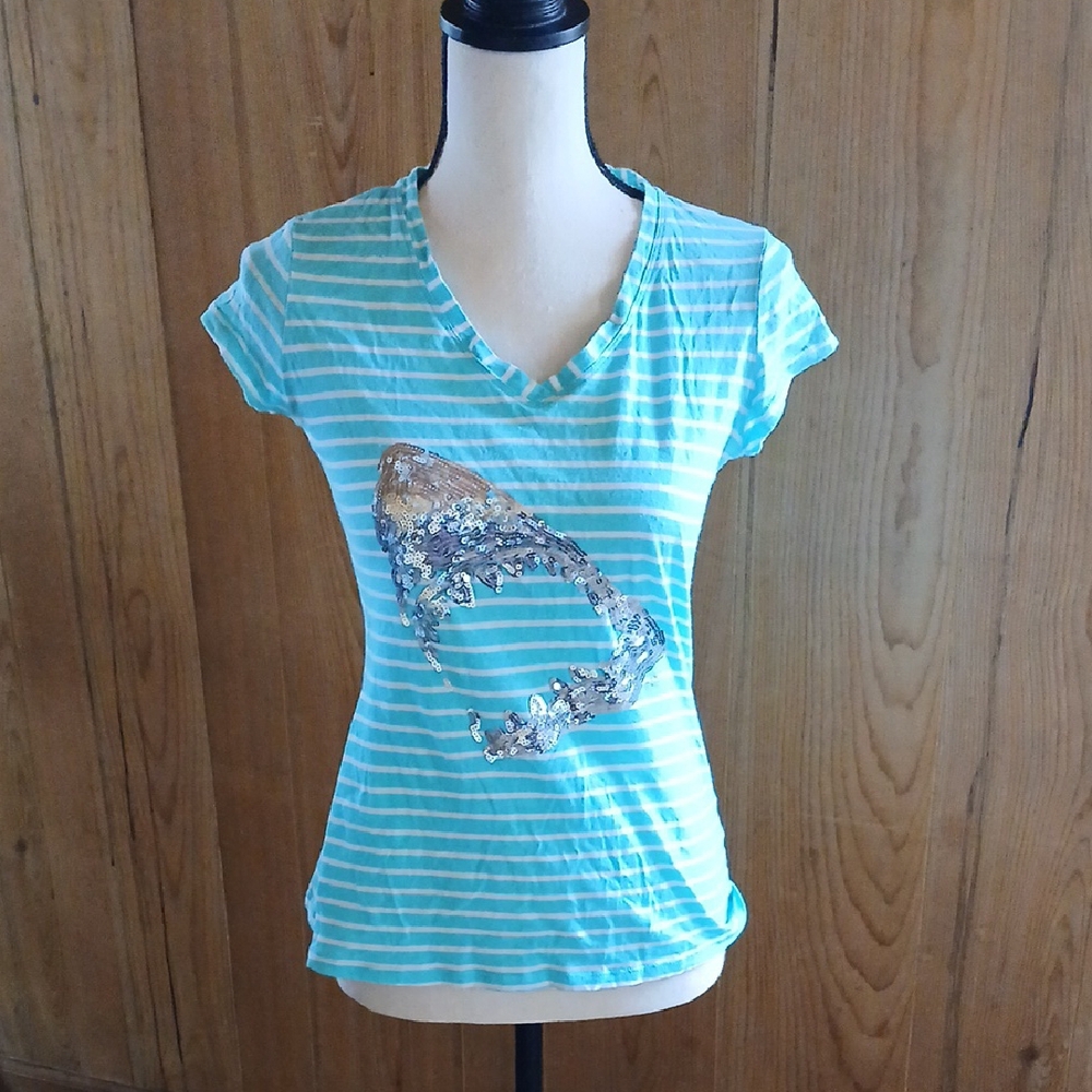 New York & Company Blue Fitted Sequin Tee
